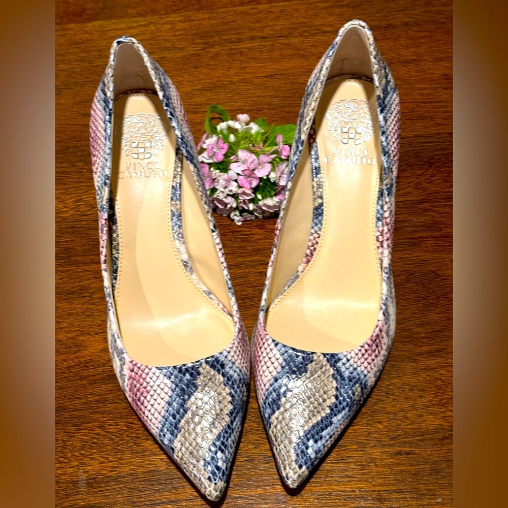 NEW!! Vince Camuto Heels Size 10M 2 1/2 inch heels. Not in original box.